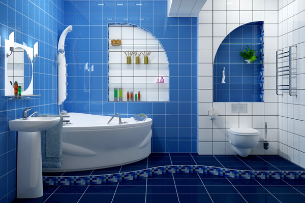 Синяя ванна - облицовка плиткой